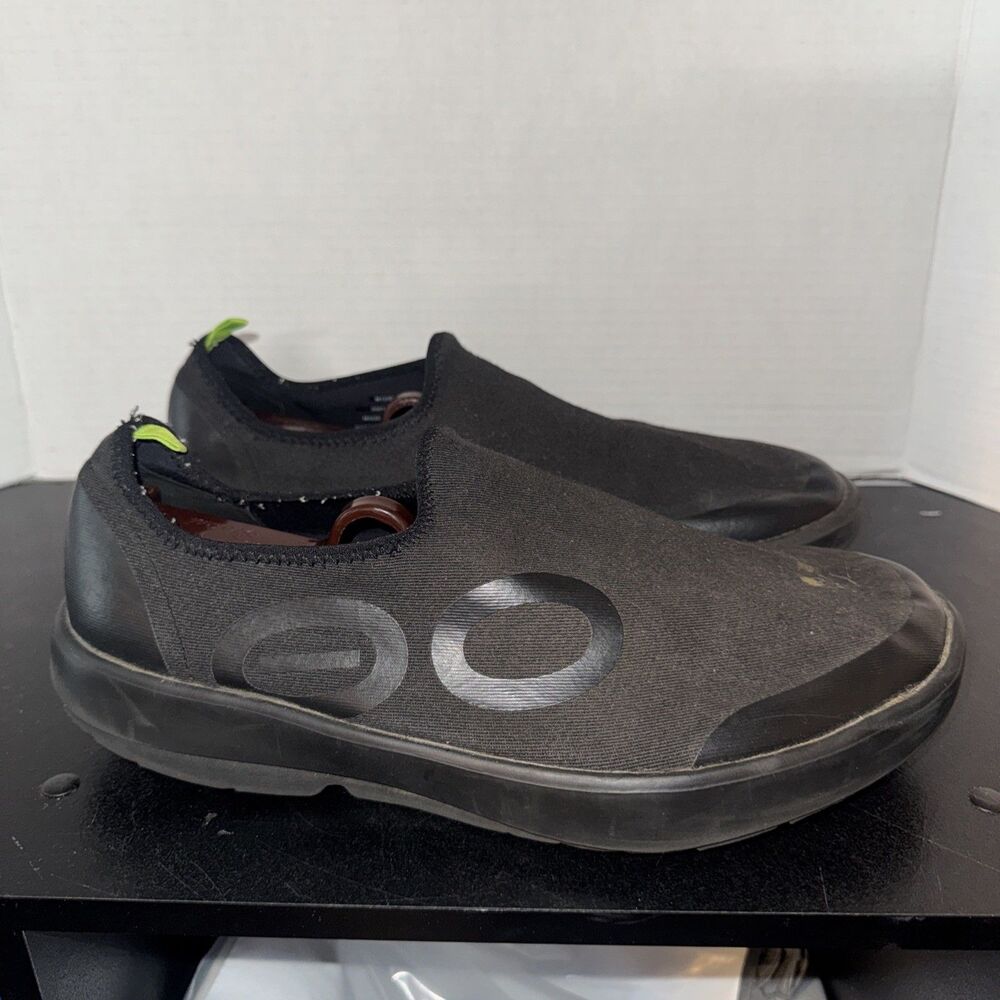 Oofos OOmg eeZee Low Shoes Mens 12 Black Slip On Sneakers Recovery Gym Casual